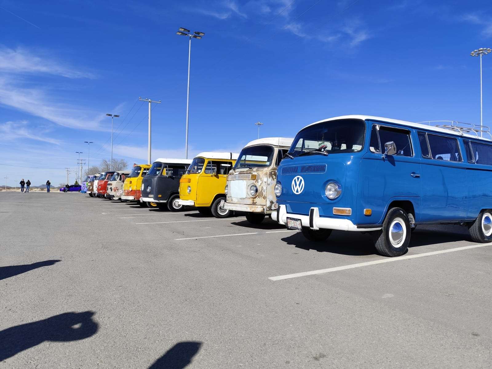Celebran Día Nacional de la Combi con caravana y evento familiar