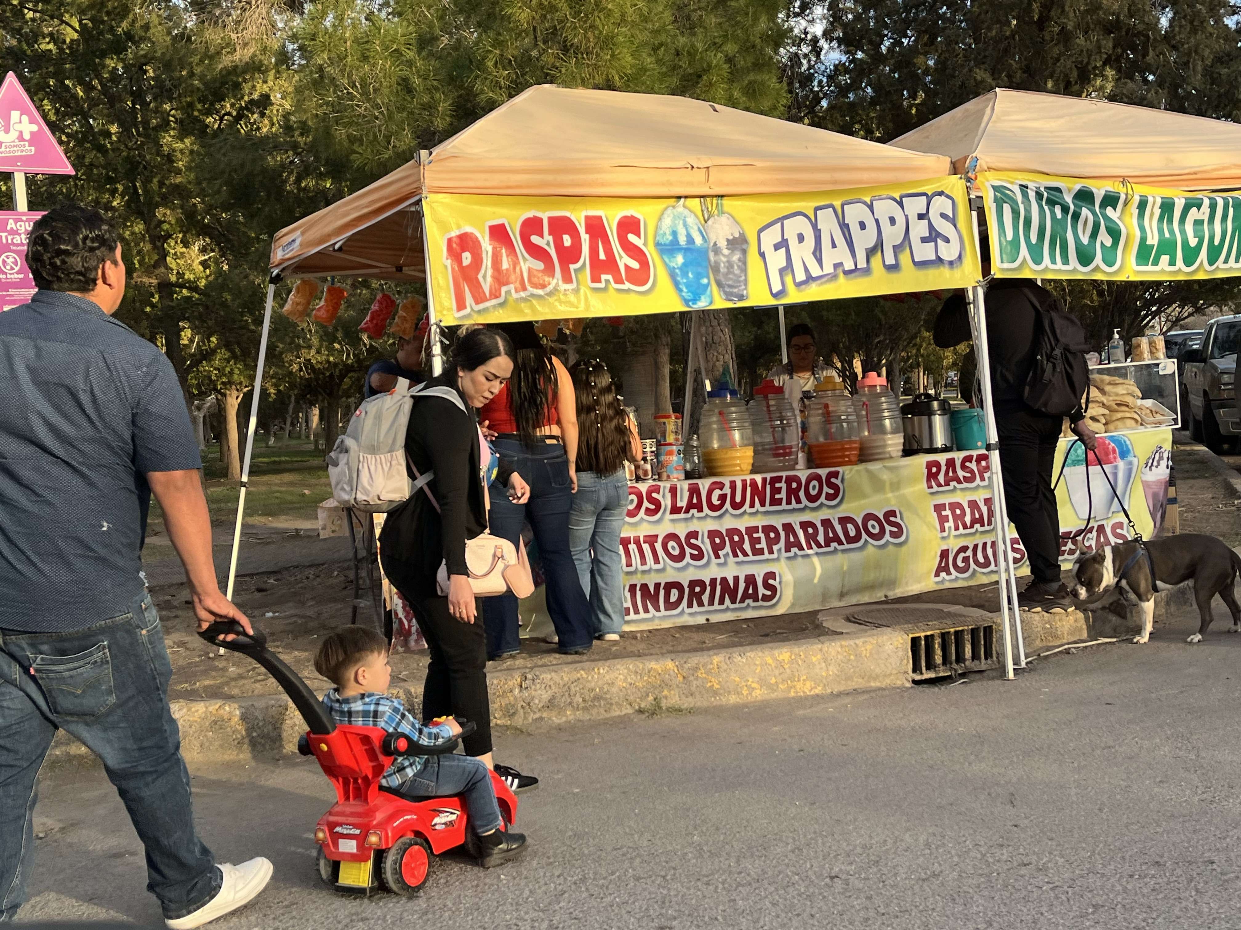 Disfrutaron decenas de familias del domingo en El Chamizal