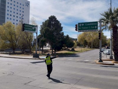Complica circulación avería en semáforos en Perijuv