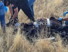 Encuentran un encobijado en la carretera a Juárez