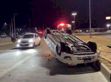 Pierde el control del volante y vuelca en la Prieto Luján