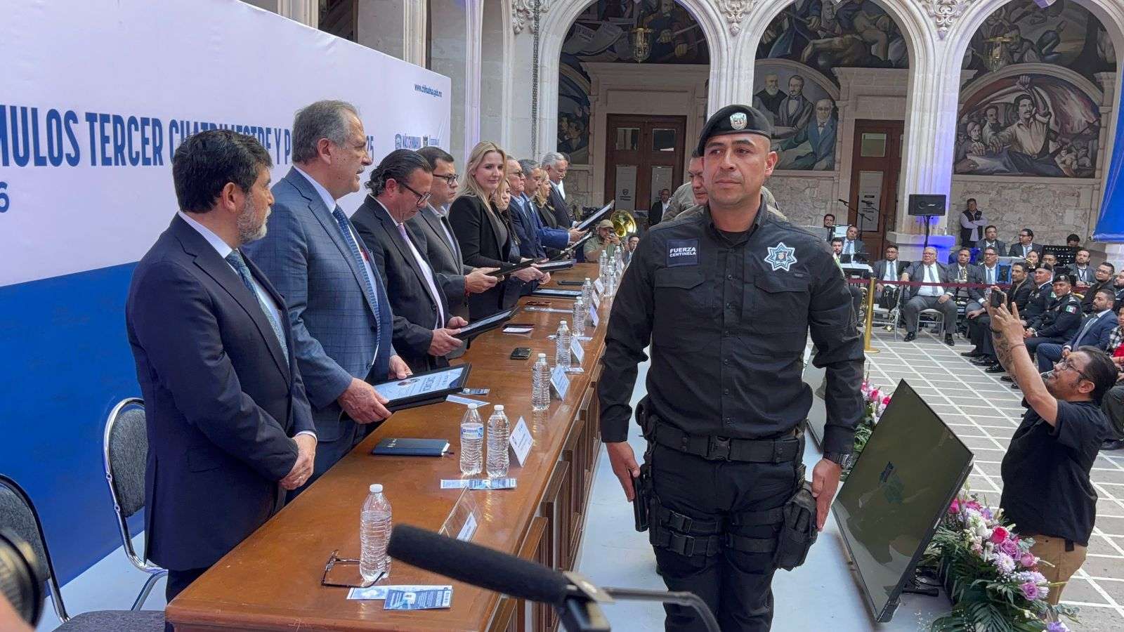 Reconocen con estímulos a policías estatales destacados 
