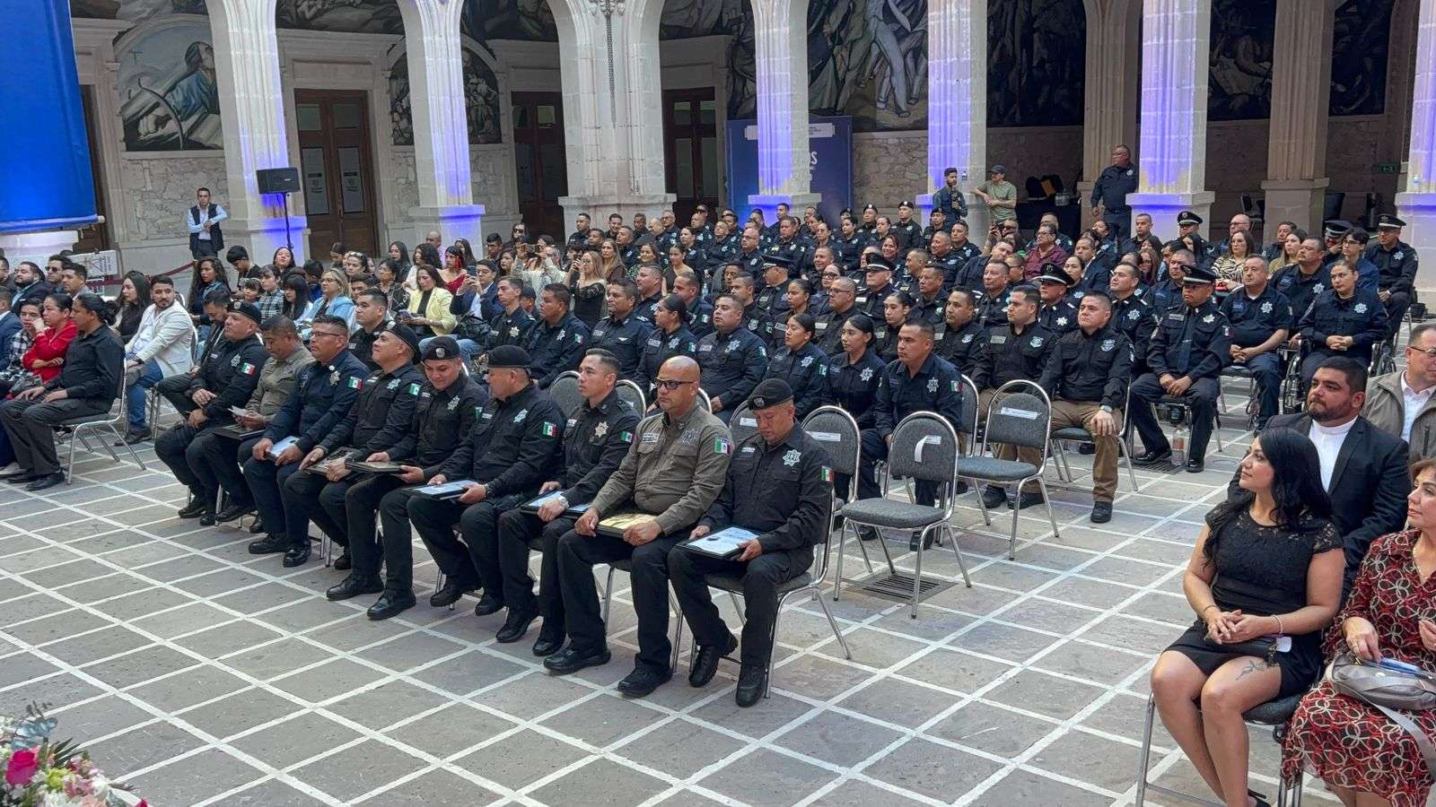 Reconocen con estímulos a policías estatales destacados 