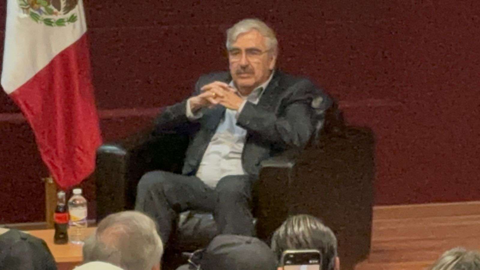 Realizan conferencia a cargo de Benjamin Clariond en la Uach 