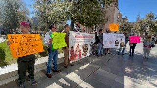 Protestan Los de Abajo frente Congreso por destitución de Marx Arriaga 