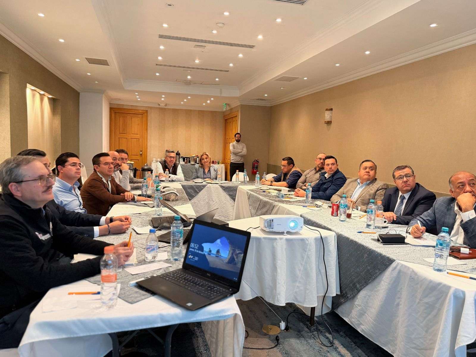 Sostiene Maru Campos reunión de trabajo con Gabinete en Juárez