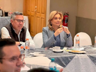 Sostiene Maru Campos reunión de trabajo con Gabinete en Juárez