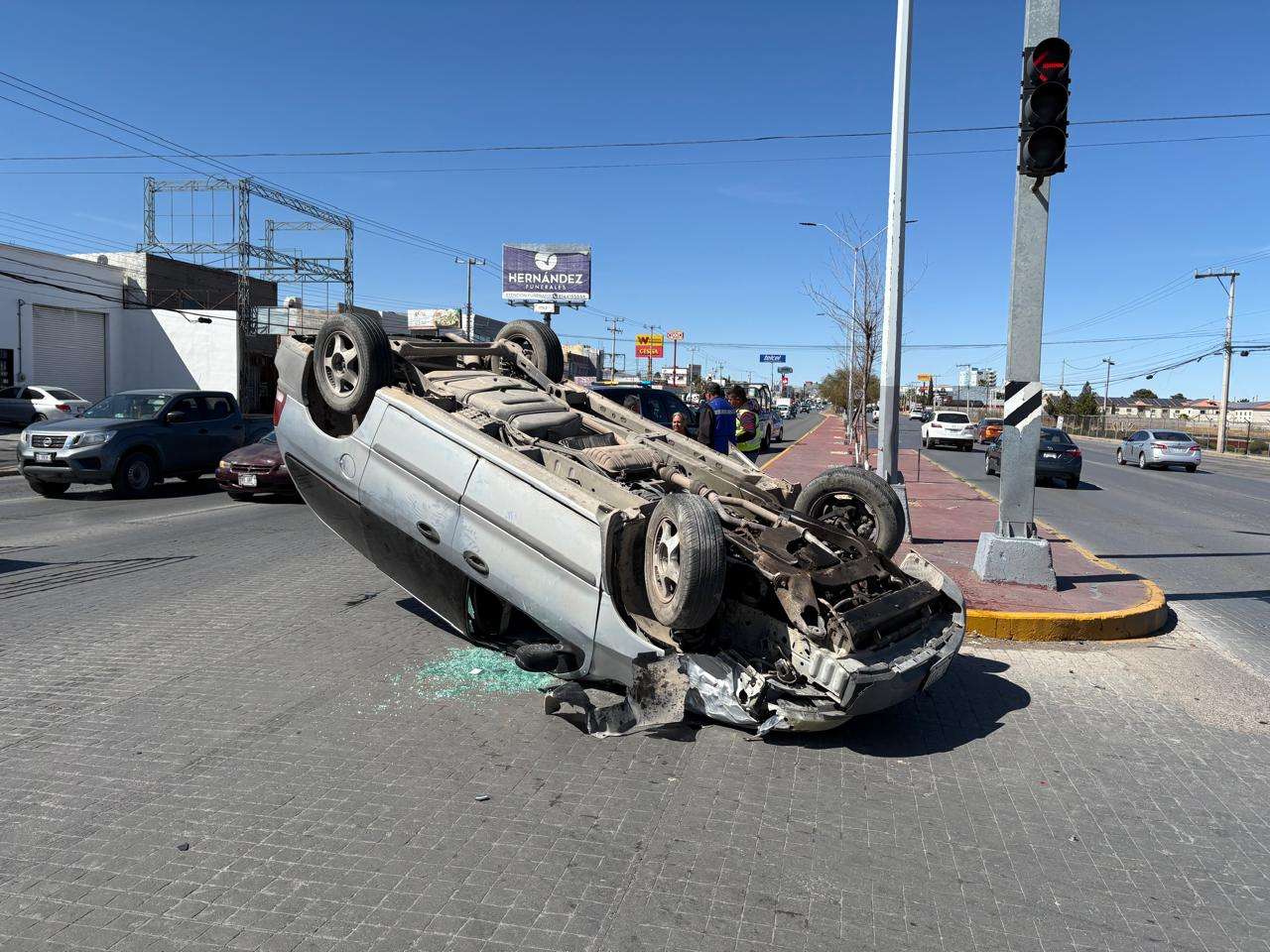 Pierde el control y vuelca sobre la Tecnológico 