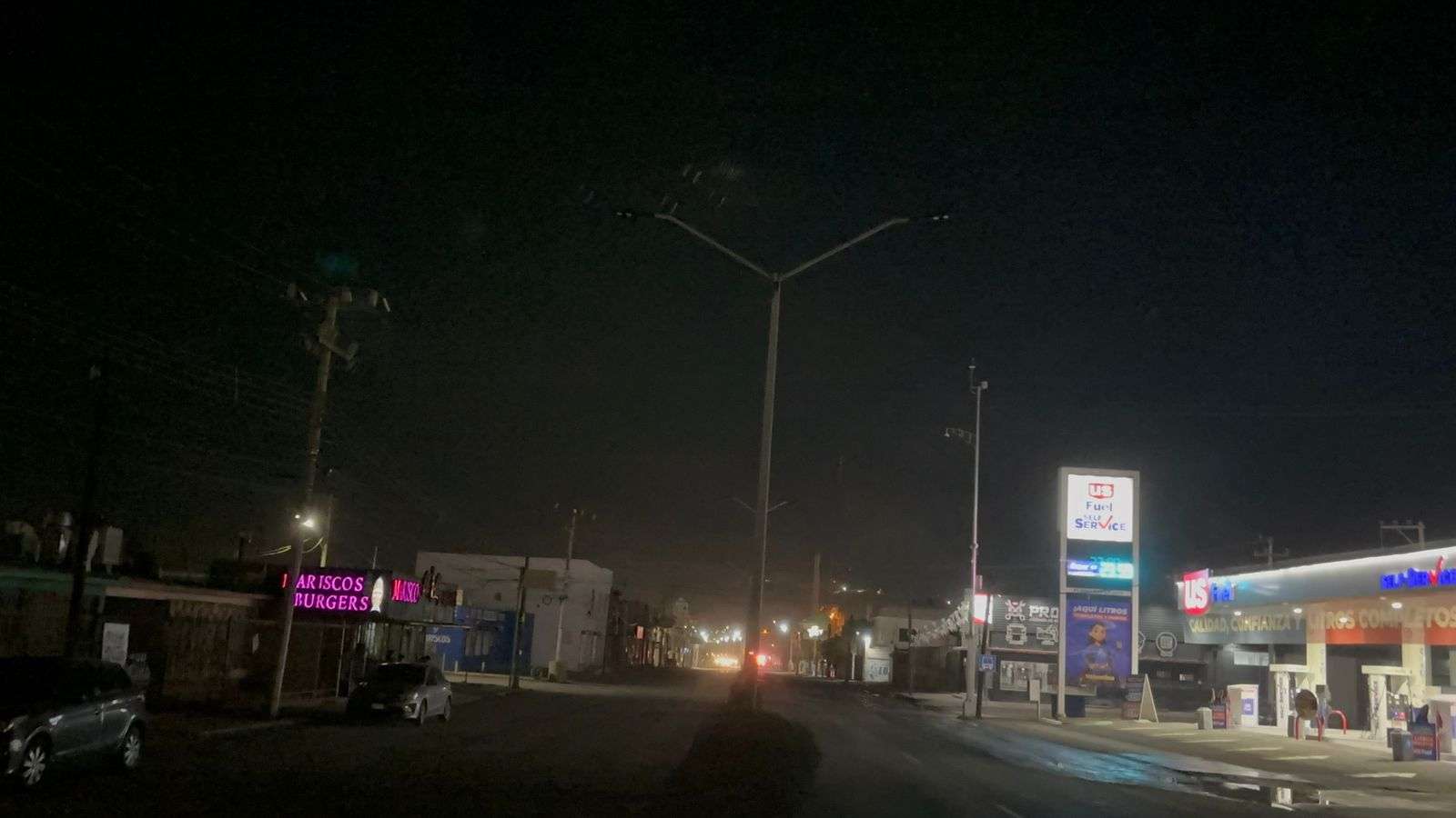 Reportan fallan luminarias en Juan Escutia