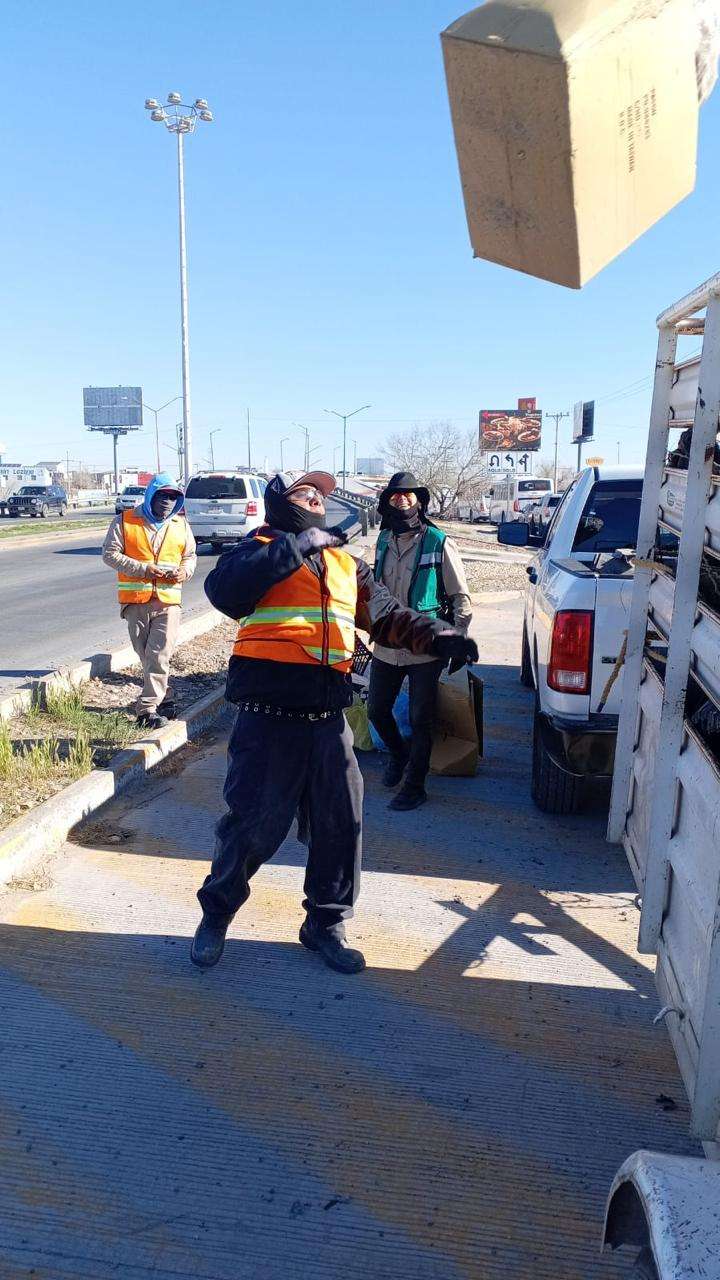 Recolectan residuos voluminosos de avenidas