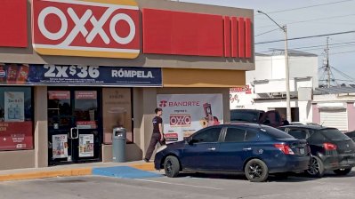 Evitan extorsión telefónica de 6 mil pesos en Oxxo de Los Arcos