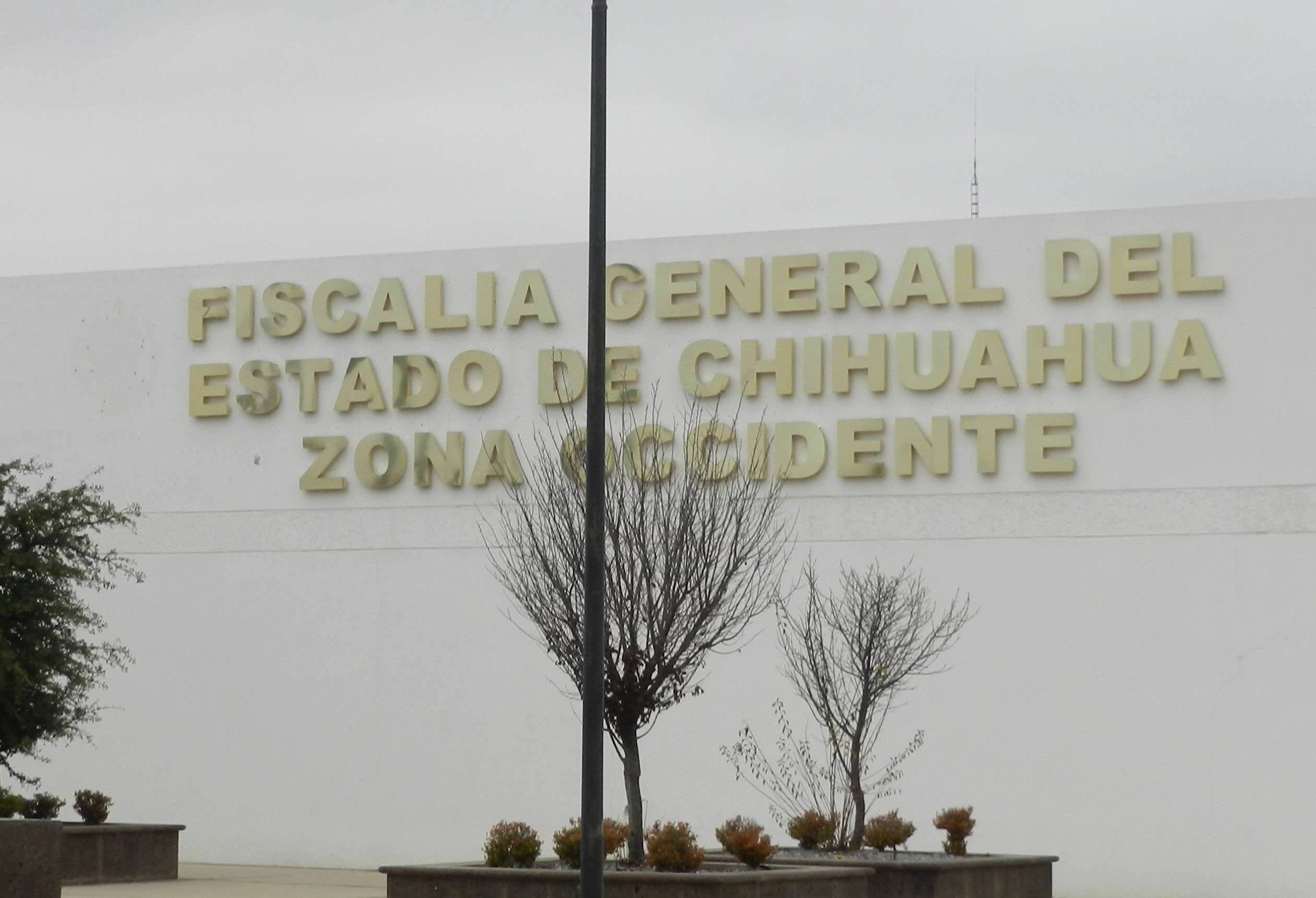 Muere al caer en máquina a un barranco en Cusihuiriachi