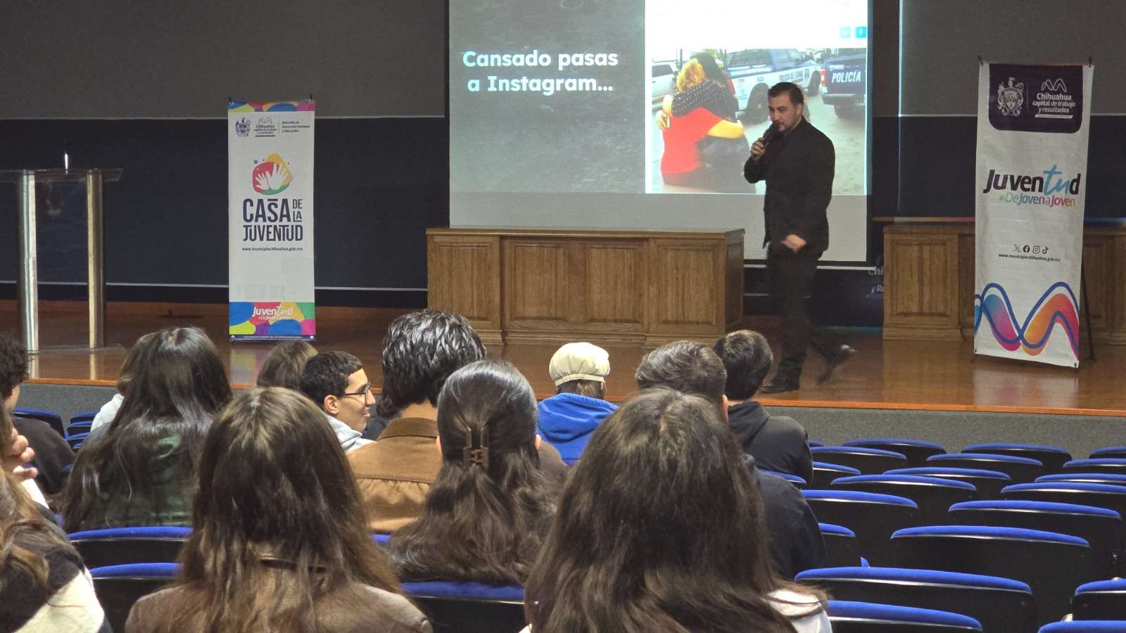 Brindan pláticas sobre liderazgo a estudiantes de la Uach