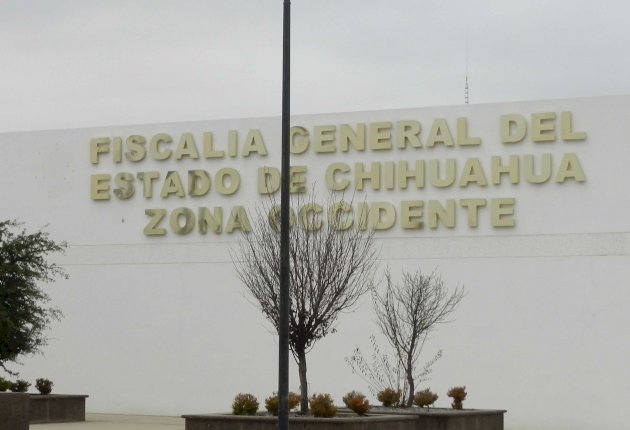 Muere al caer en máquina a un barranco en Cusihuiriachi