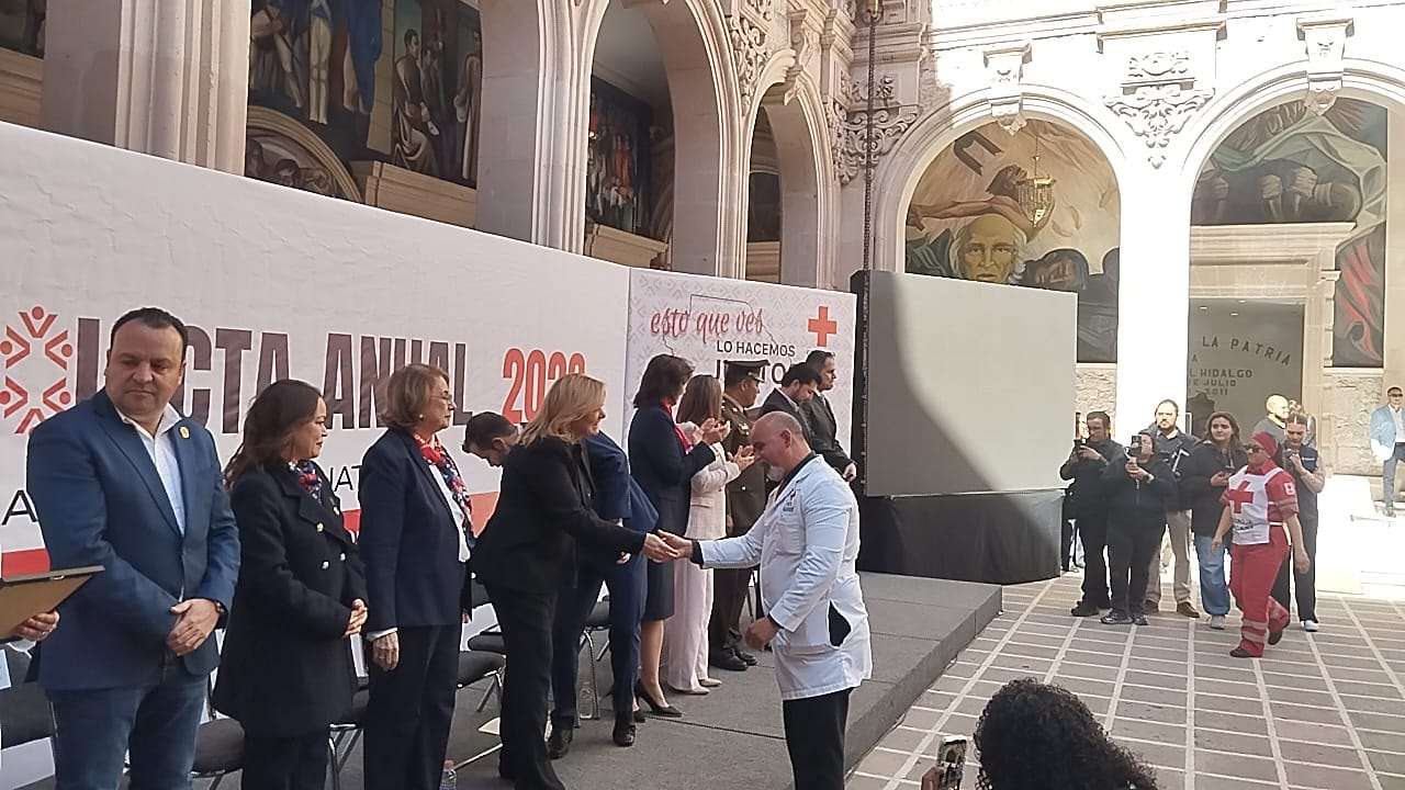Reconoce Maru Campos labor de la Cruz Roja durante colecta 2026