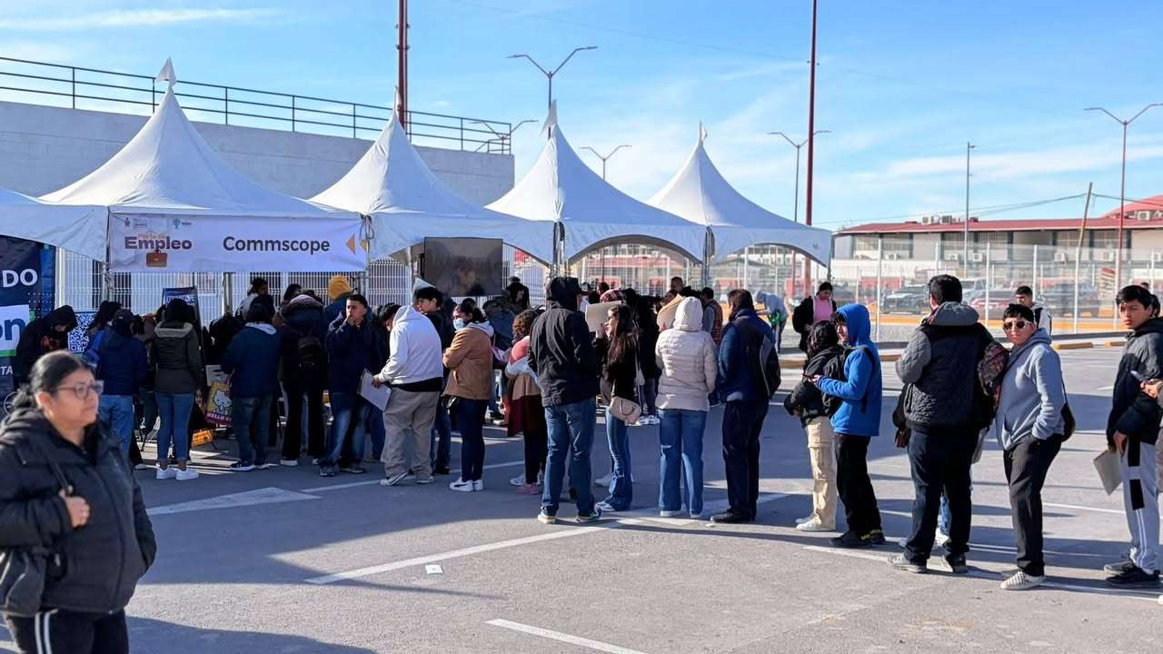 Acuden más de 4 mil a Feria de Empleo municipal