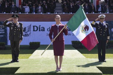 México es libre, independiente y soberano: Sheinbaum por Día de la Bandera