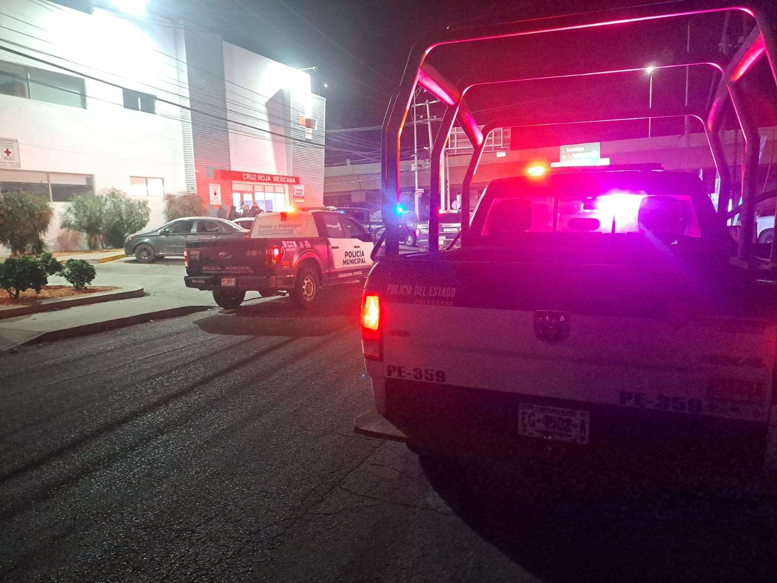 Llega baleado a la Cruz Roja