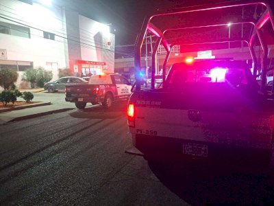 Llega baleado a la Cruz Roja