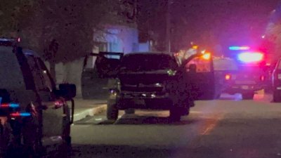 Ejecutan a joven dentro de su auto en la Plan de Ayala 