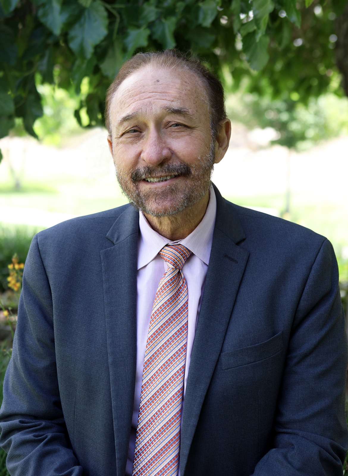 Rinden homenaje en vida al abogado Carlos Spector 