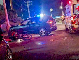 Resulta motociclista herido tras chocar contra auto en el Perijuv