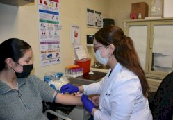 Prioriza administración estatal atención médica y alimentaria