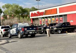 Roban 1.2 mdp de un vehículo en Plaza Saucito 