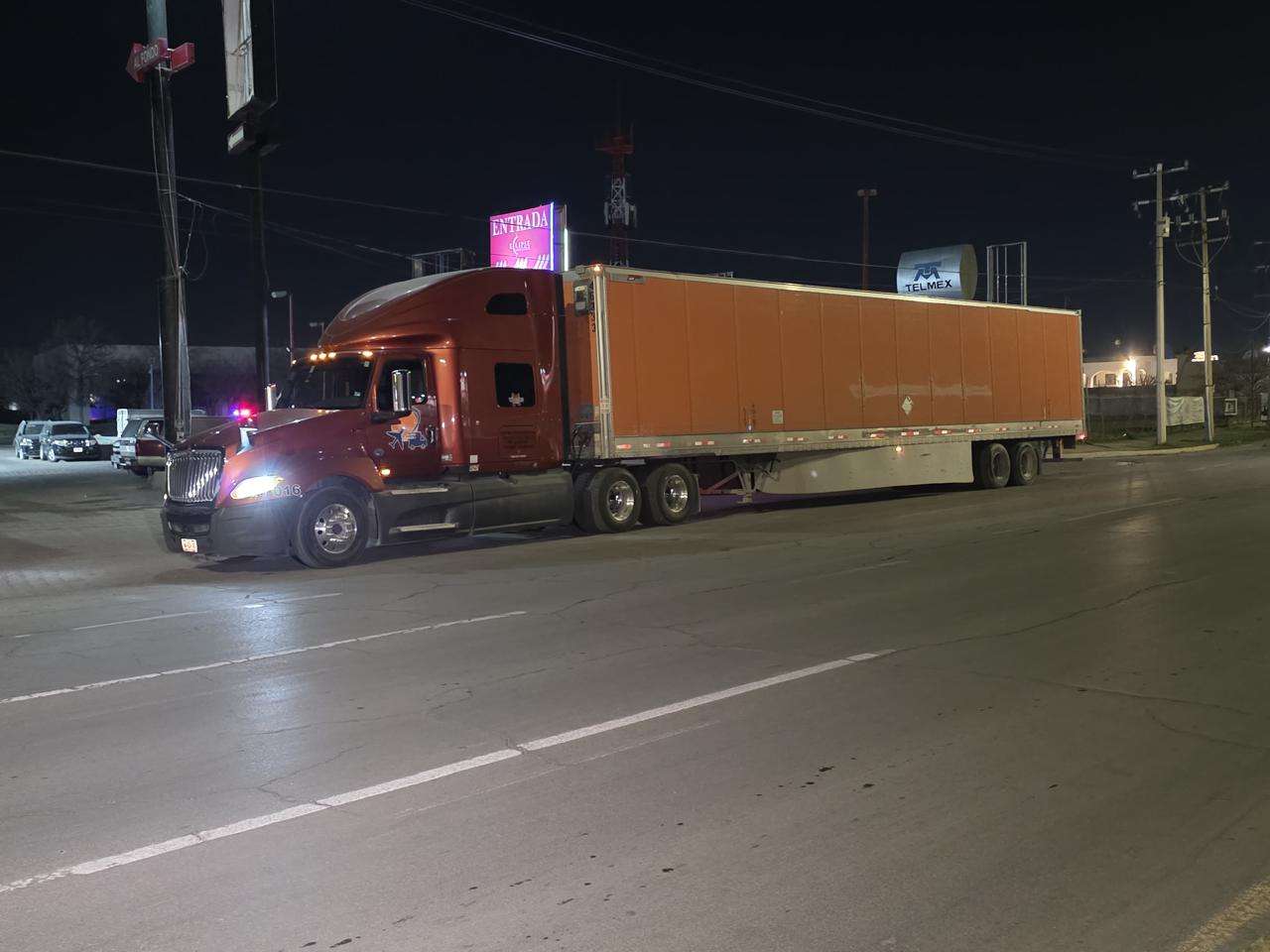 Decomisan trailer con fayuca, armas y dinero en el Puente Libre 