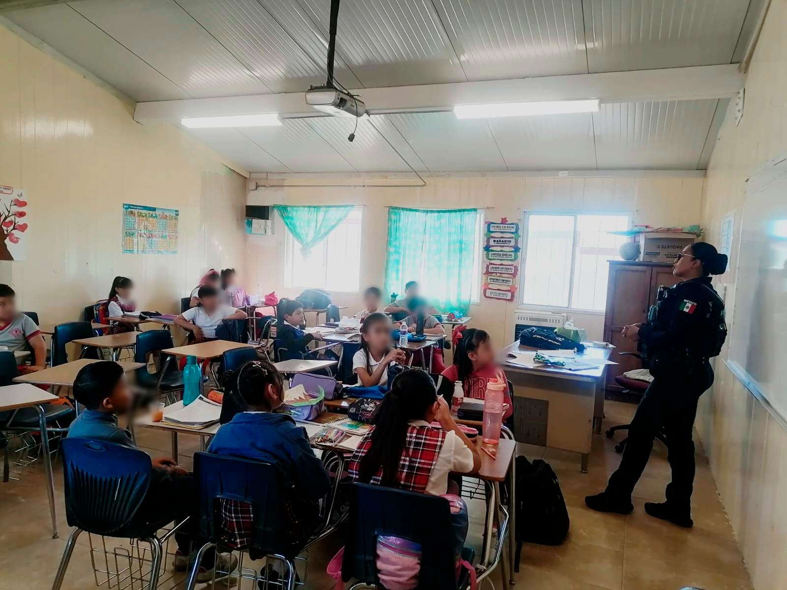 Dan plática sobre acoso escolar en primaria Ramón Langarica Quintana