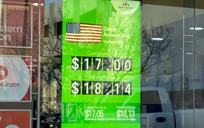 Baja ligeramente el dólar a $18.14 en Banco Azteca 