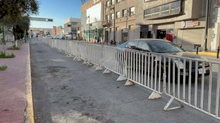 Blindan el centro con vallas metálicas por marcha del 8M 