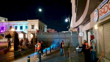 Instalan vallas metálicas en edificios del Centro previo a marcha del 8M 