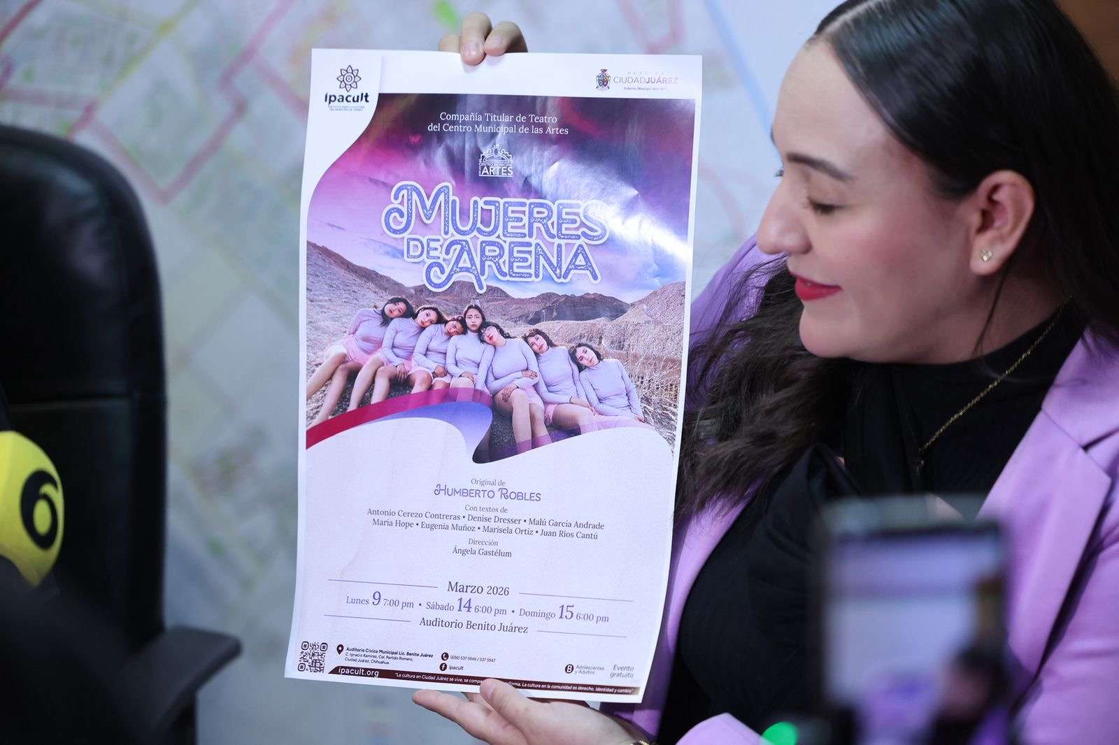 Presentan obra Mujeres de Arena en el marco del 8M