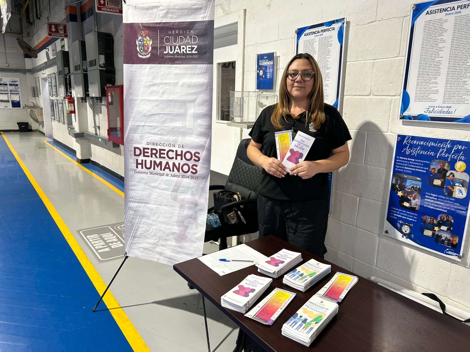 Informan sobre derechos a personal de maquiladora 