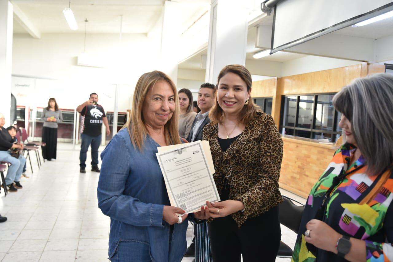 Apoyan estudiantes del CBTis 114 a qué adultos concluyan educación basica