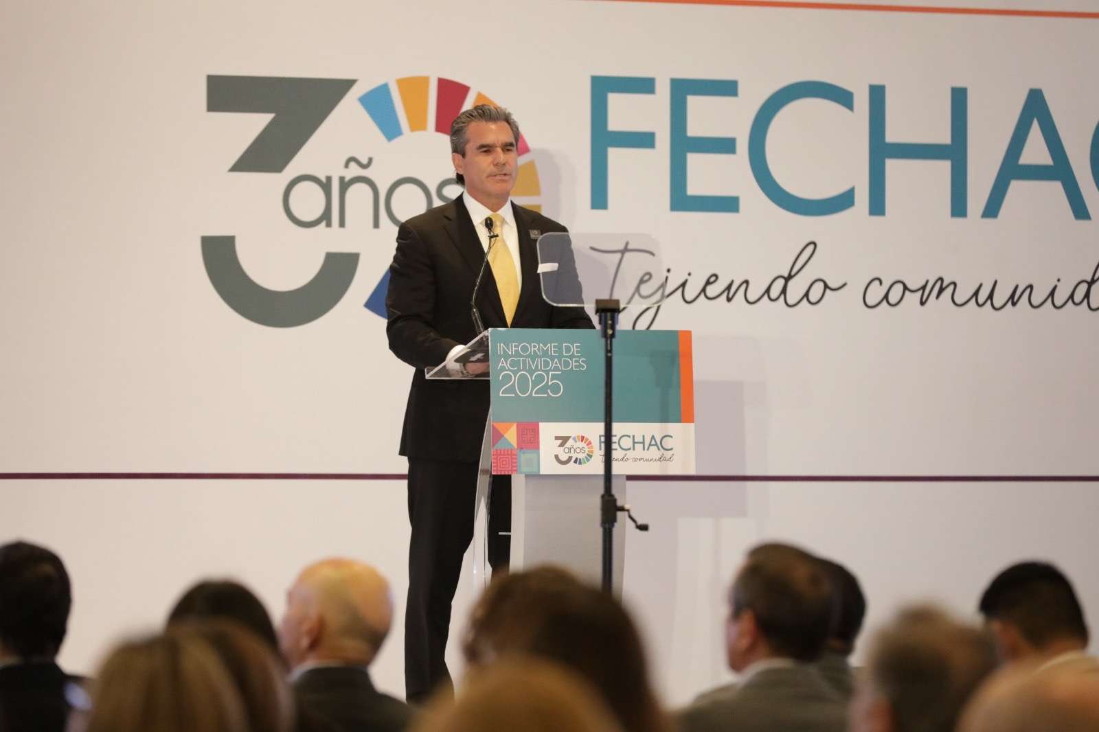Apuestan empresarios por la reconstrucción social