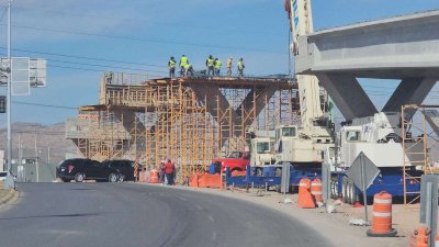 Suman 9 pilares concluidos del puente superior en Vialidad Los Nogales