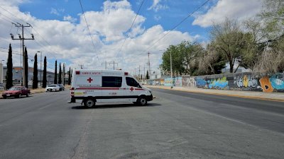 Cae maquinaria y fractura pierna a trabajador en abarrotera Merza