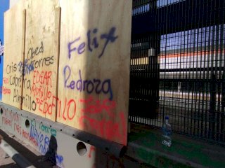 Realizan denuncias con pintas en edificios y estaciones del Bowi 