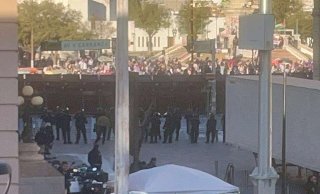 Mantienen vigilancia en Palacio por protestas en ocaso del 8M
