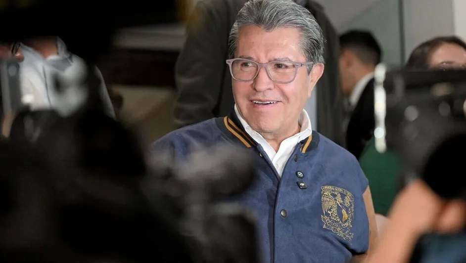 Sin esperanzas de convencer a Pvem y PT: Monreal 
