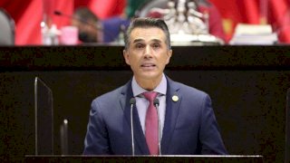 Podría Sergio Mayer no volver a Morena tras salir de LCDLF