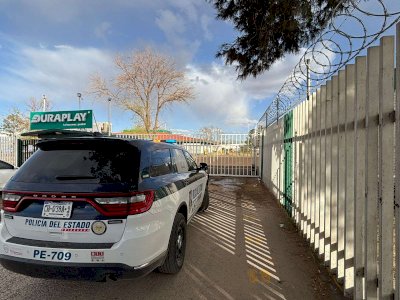 Muere mujer aplastada por carga de tarimas en la Juan Pablo II