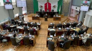 Obliga falta de quórum receso momentáneo en el Congreso 