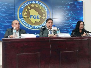 Detienen a dos por robo con violencia durante falsa venta de dólares 