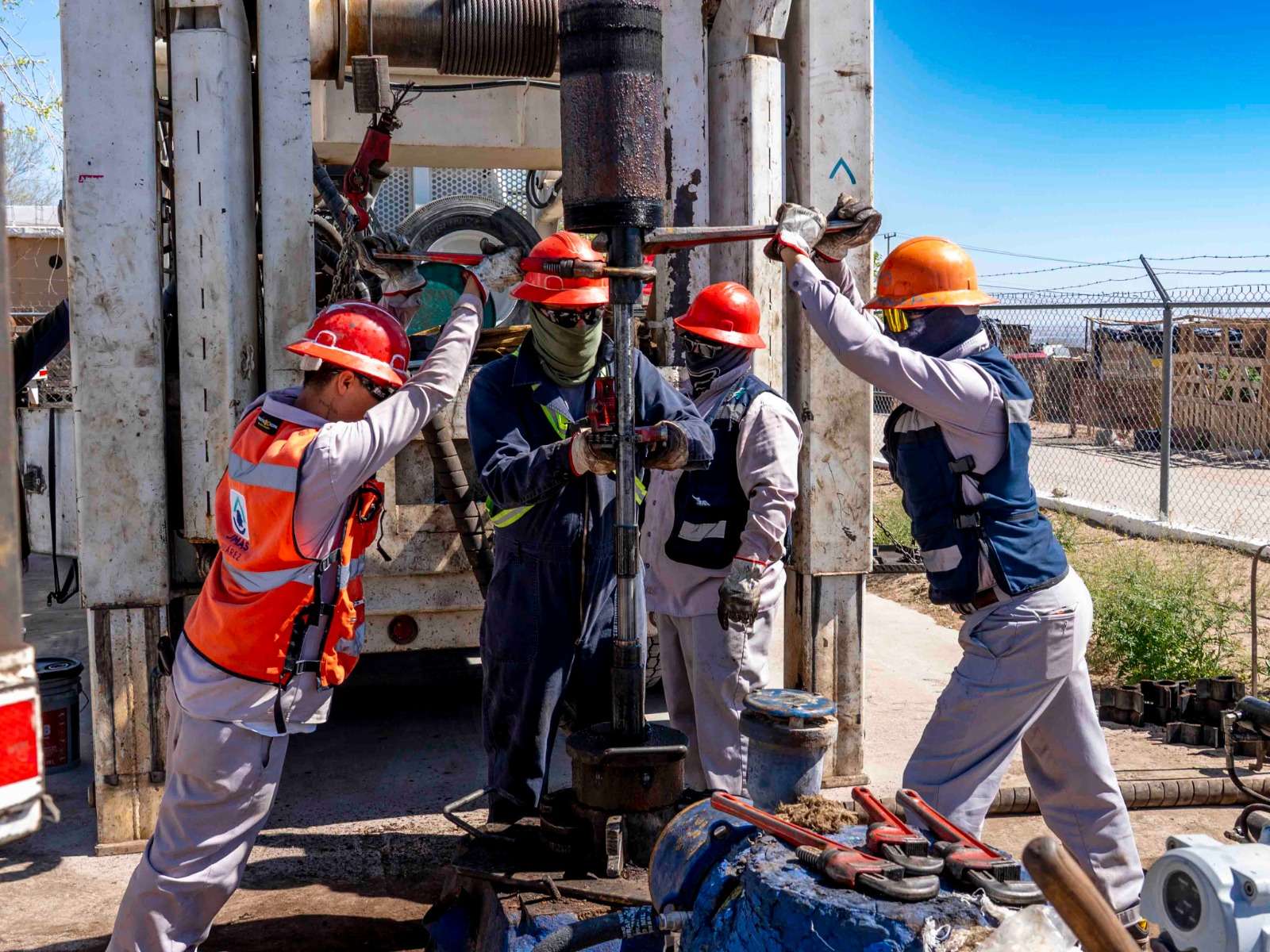 Realizan mantenimiento preventivo en pozos por temporada de calor