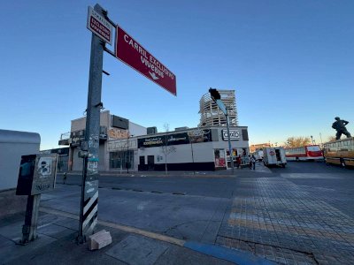 Faltan cronómetros peatonales en semáforo de la avenida Juárez