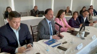 Comparece De la Peña ante comisión por transporte y movilidad en Congreso