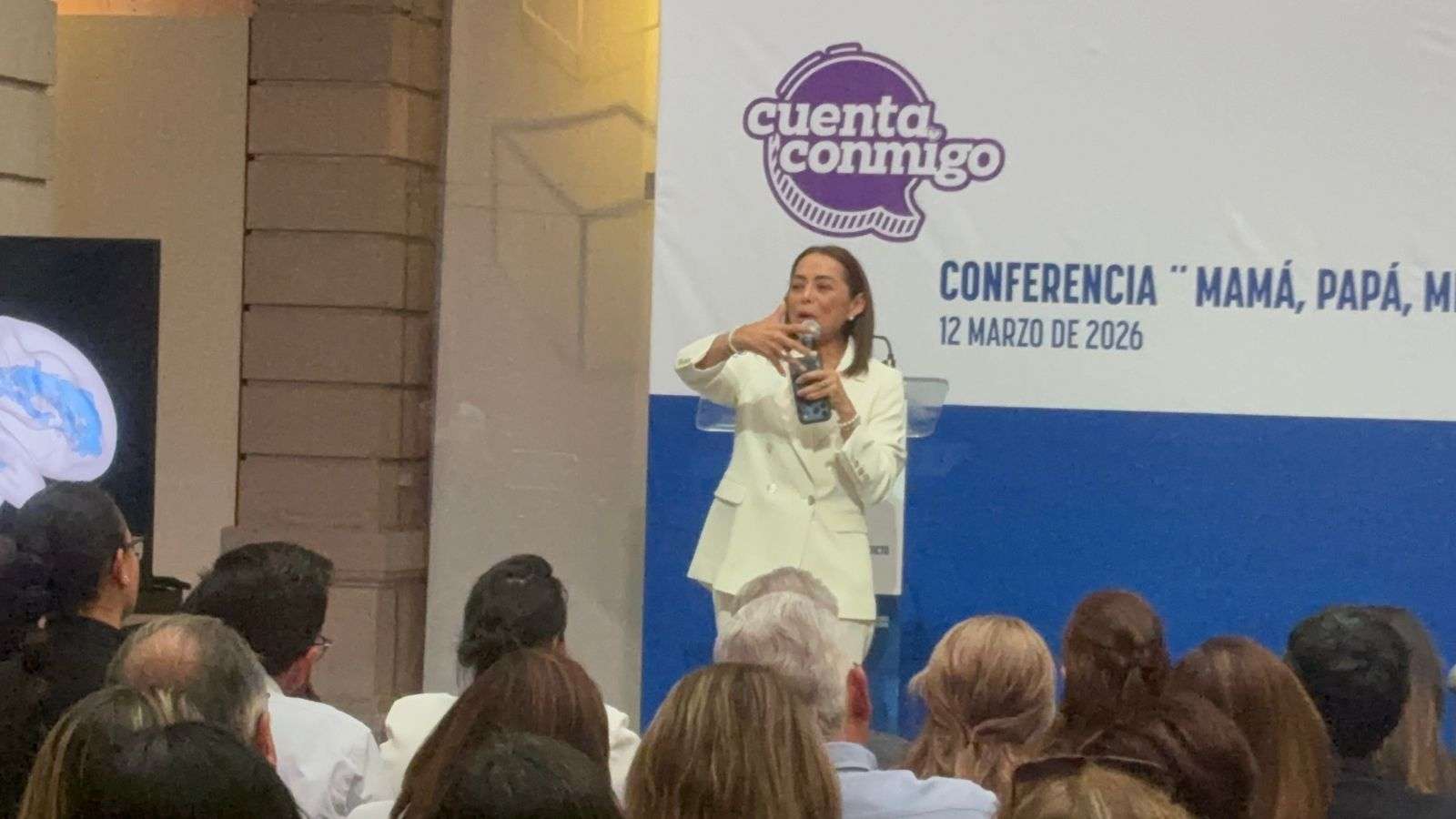 Presenta Josefina Vázquez Mota conferencia sobre la adicción digital
